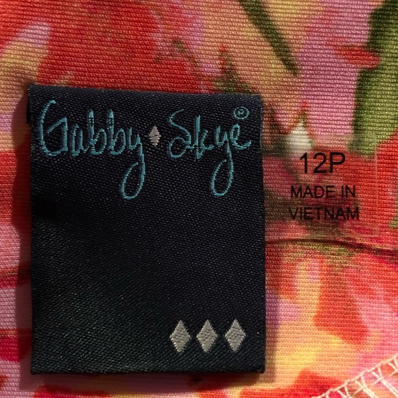 Gabby Skye Sleeveless Floral Fit & Flare Dress - Picture 9 of 16